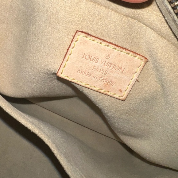 Authentic Louis Vuitton Manhattan Pm - Picture 5 of 12